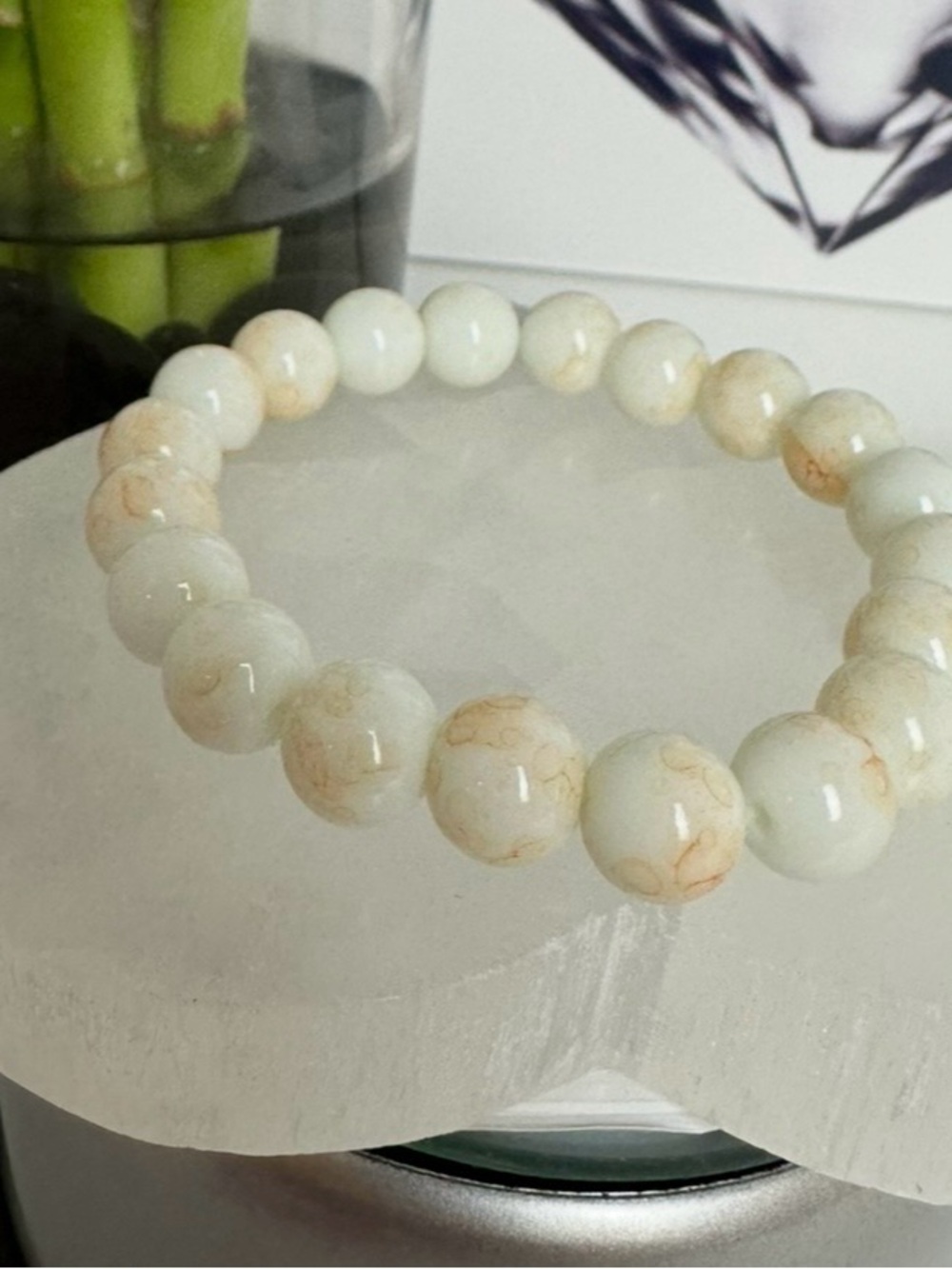 Fashion: White and Cream Beaded Stretch Bracelet